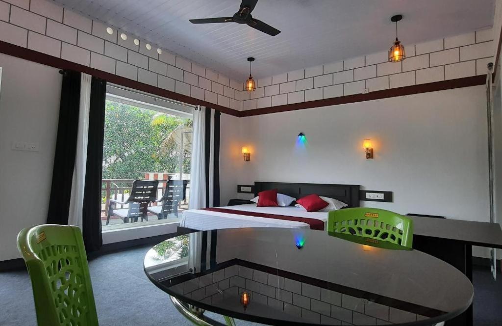 Linn View Home Stay Мунар Екстериор снимка
