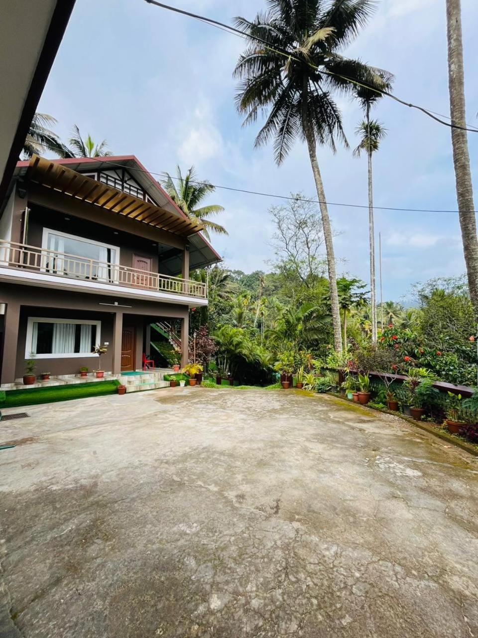 Linn View Home Stay Мунар Екстериор снимка