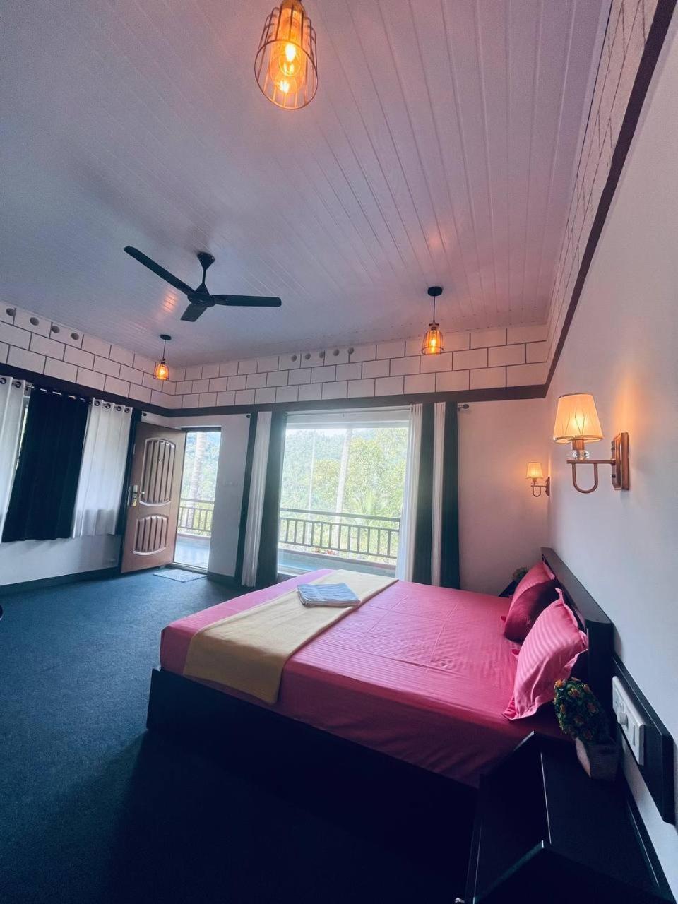 Linn View Home Stay Мунар Екстериор снимка