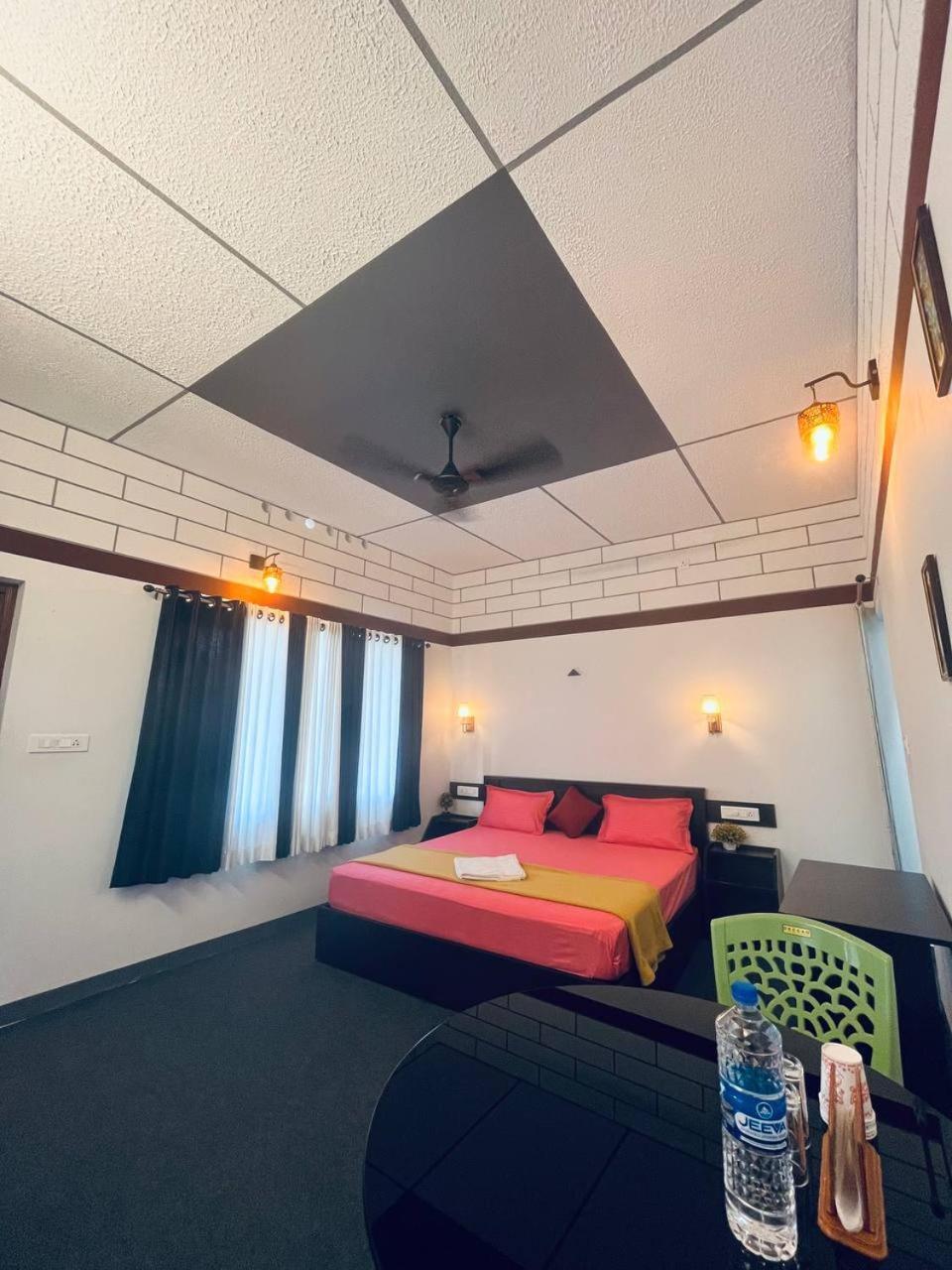Linn View Home Stay Мунар Стая снимка