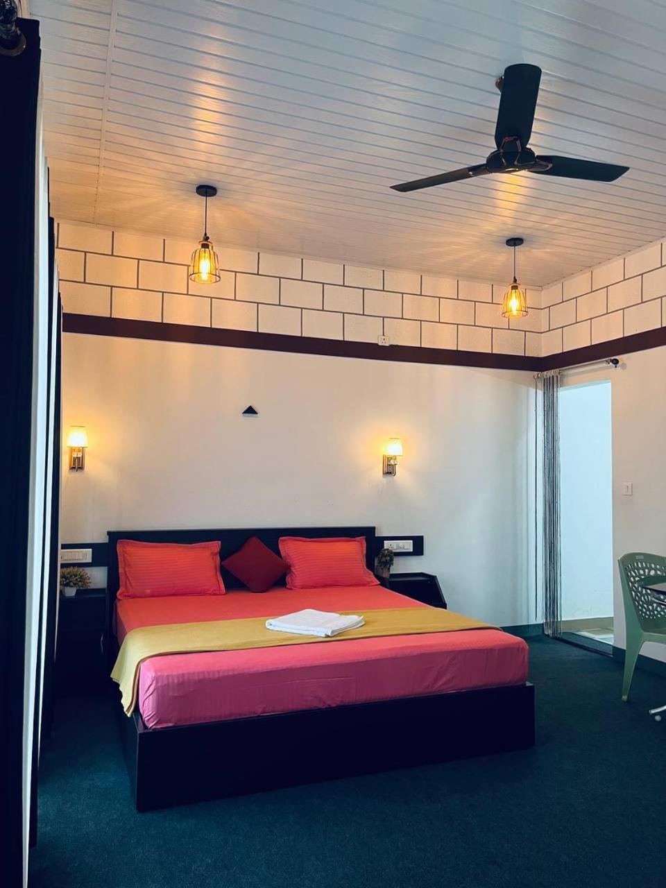 Linn View Home Stay Мунар Стая снимка